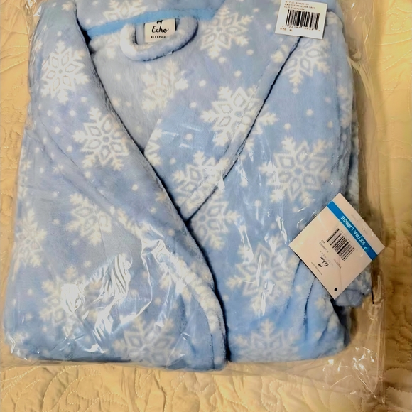 Echo Light Blue Snowflake Patterned Robe - Picture 2 of 2